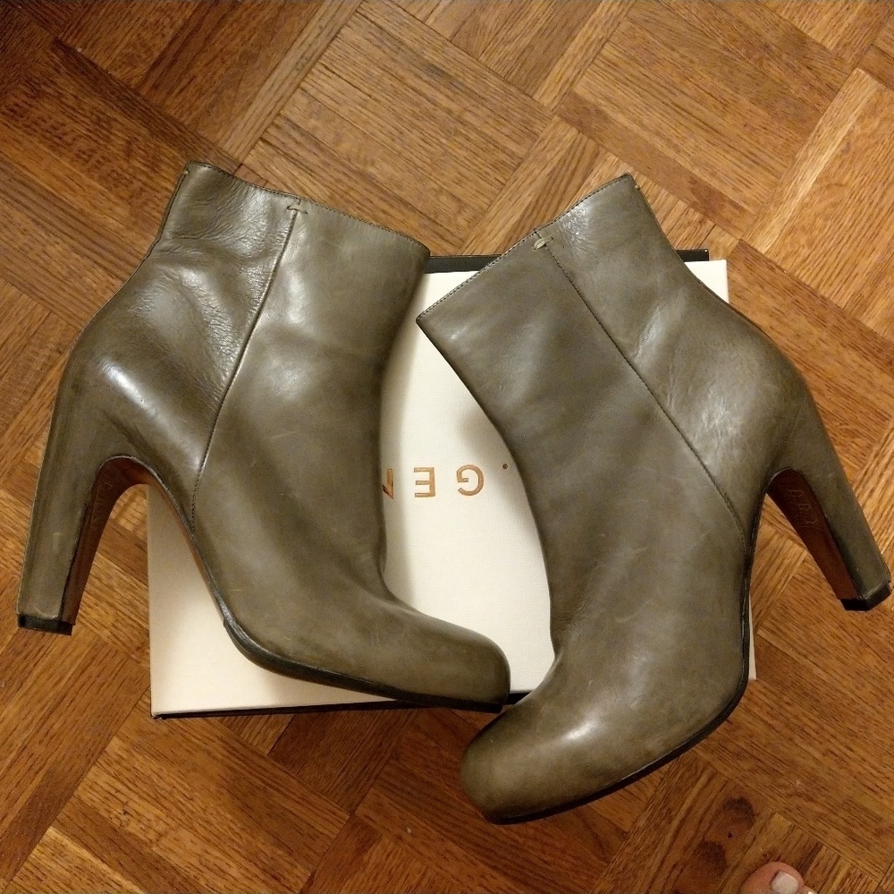 Italian leather ankle booties